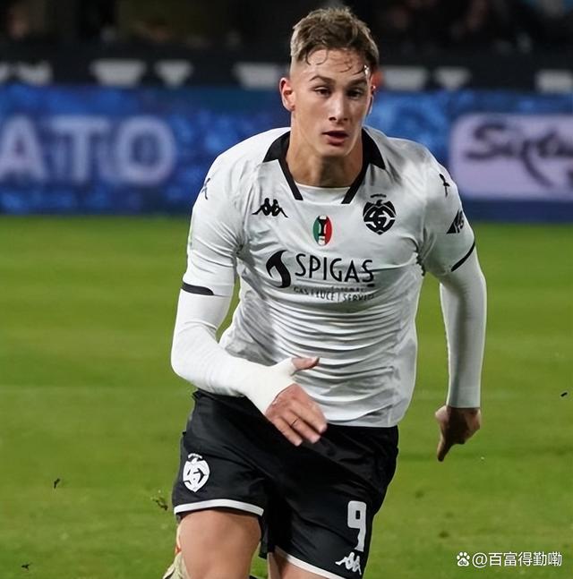 爱游戏官方入口-马赛发布备战花絮，今晚再遭质疑，意甲任务艰巨，身体对抗强度拉满