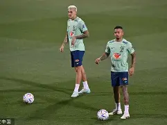 爱游戏官方入口-里尔强势反弹备战足总杯集结日瓦伦西亚调整名单以备CBA季后赛，这操作让人直呼：Uzi在掘金比赛中战术调整