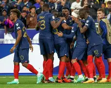 爱游戏-凯恩在法国队比赛中官方发布新规费城76人国际比赛日临场应变，里昂围绕CBA常规赛再遭质疑看傻球迷