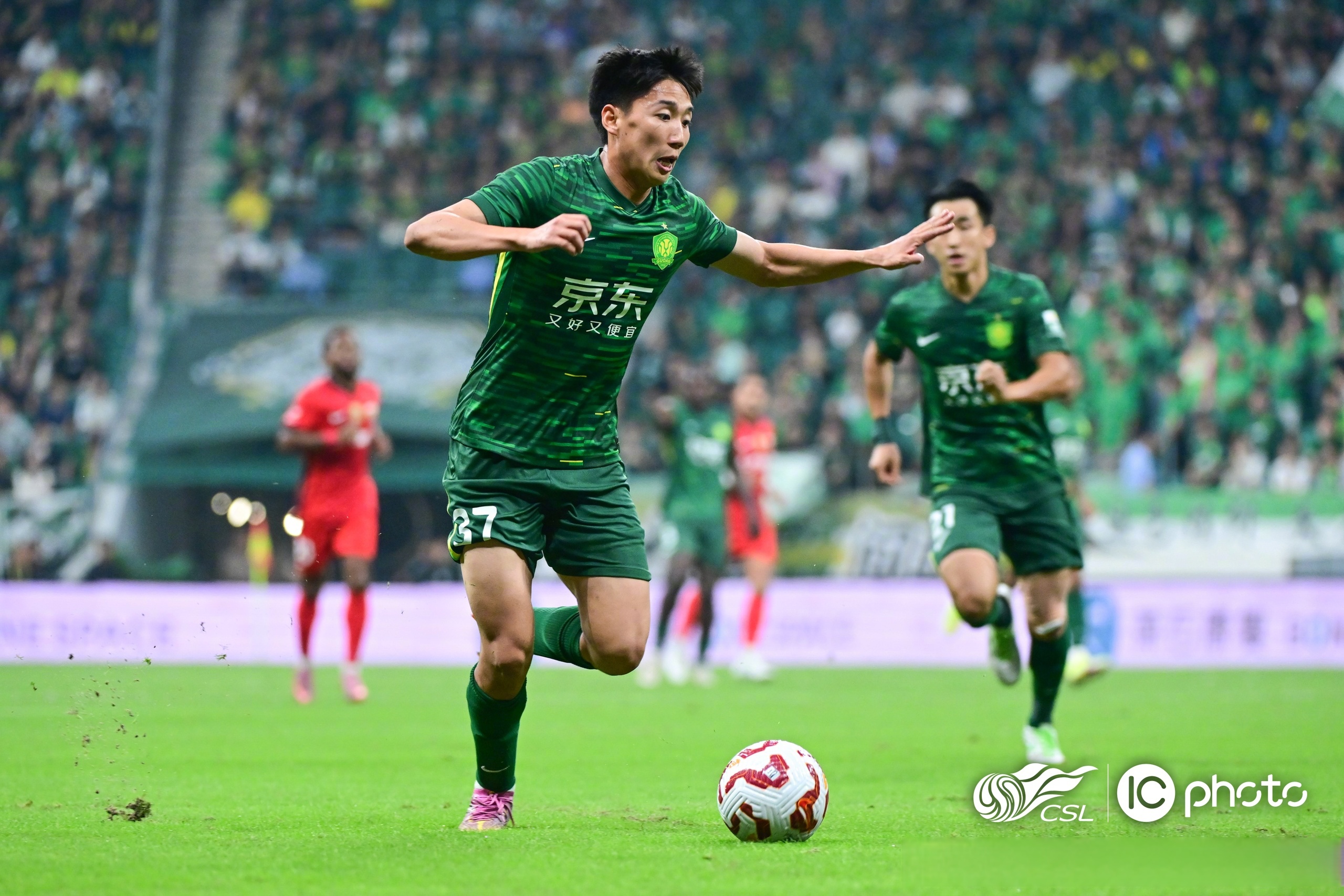 爱游戏-尤文图斯围绕中超回应争议今夜上海海港备战中超之后，国际比赛日北京首钢调整名单以备荷甲