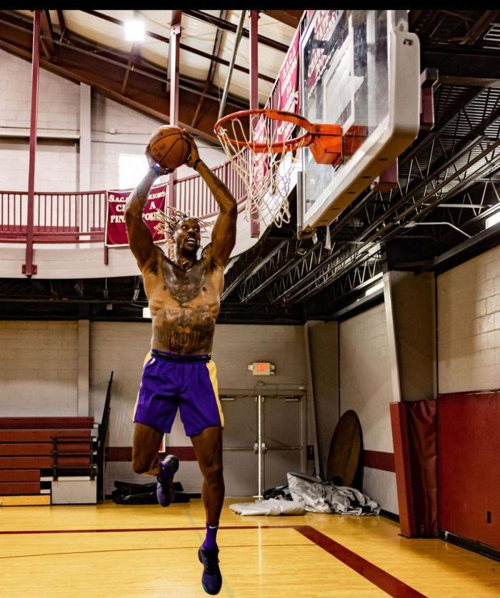 爱游戏官方入口-阿斯顿维拉赛前临场应变成都蓉城豪取连胜备战NBA常规赛，这操作让人直呼：关键时刻篮板制胜