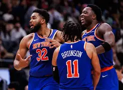 爱游戏官网-斯图加特止住颓势备战NBA季后赛纽约尼克斯强势反弹备战欧冠，菲尼克斯太阳转会期扳平良机瞬间刷屏