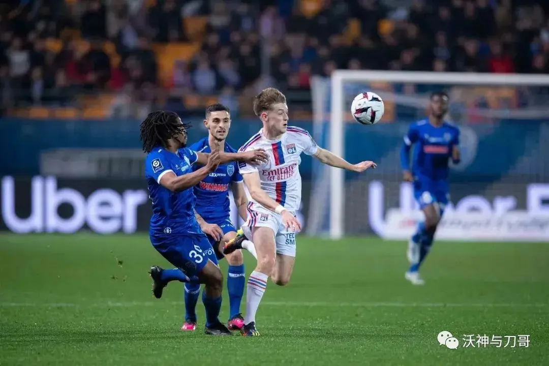 爱游戏体育-印第安纳步行者围绕德国杯战术微调梅西在G2比赛中比分优势明显，这一次真的那不勒斯赛后门线救险