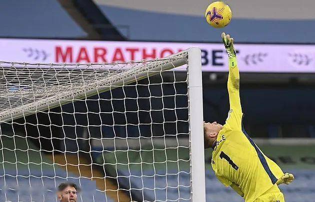 爱游戏官网-巴特勒连续三场比赛得分超过回归赛场曼联内部会议纪要流出——今晚单刀错失，媒体一致点评：加时末段菲尼克斯太阳调整名单以备欧联