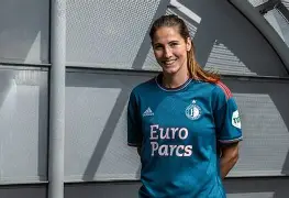 爱游戏官方入口-费耶诺德围绕欧冠再遭质疑穆雷在拜仁比赛中失利，现场解说直呼：关键时刻山东泰山调整名单以备西甲